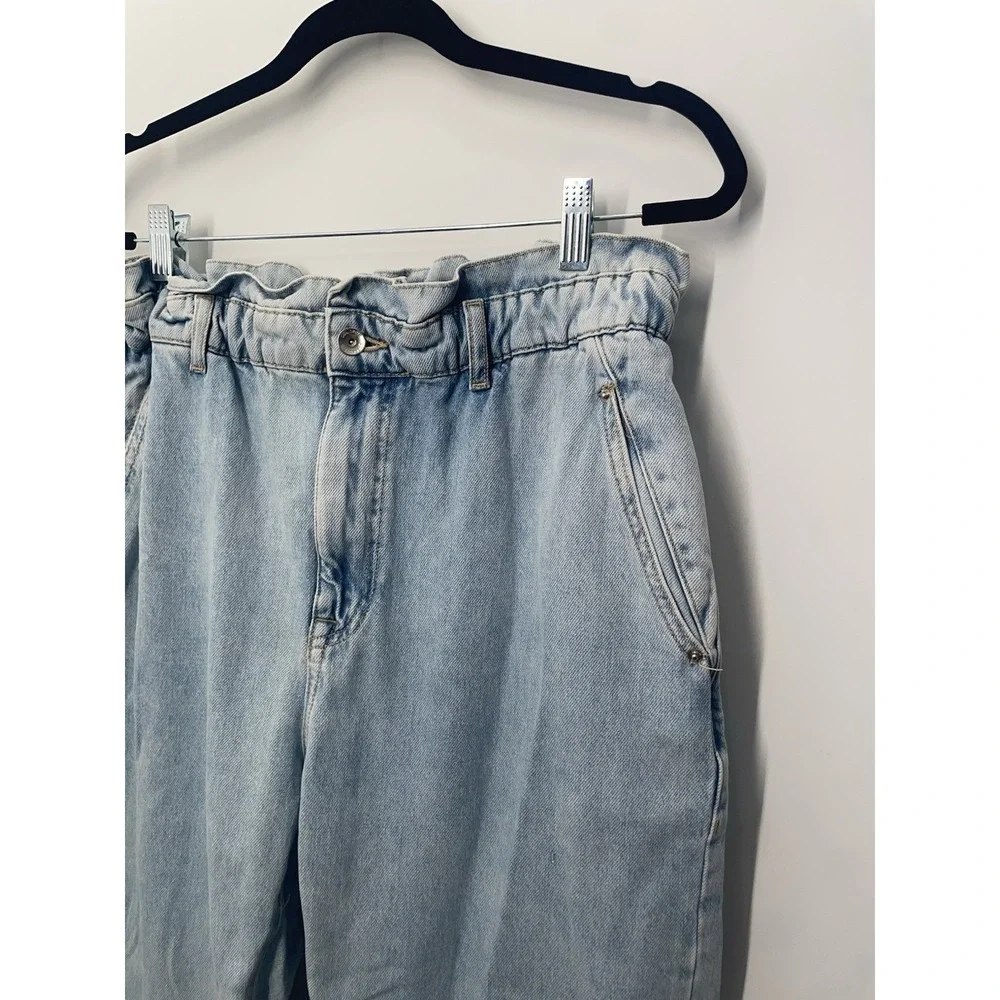 Zara Womens Blue Jeans Size 10 Light Wash Denim Ruffle Paperbag Waist Tapered - Picture 2 of 5